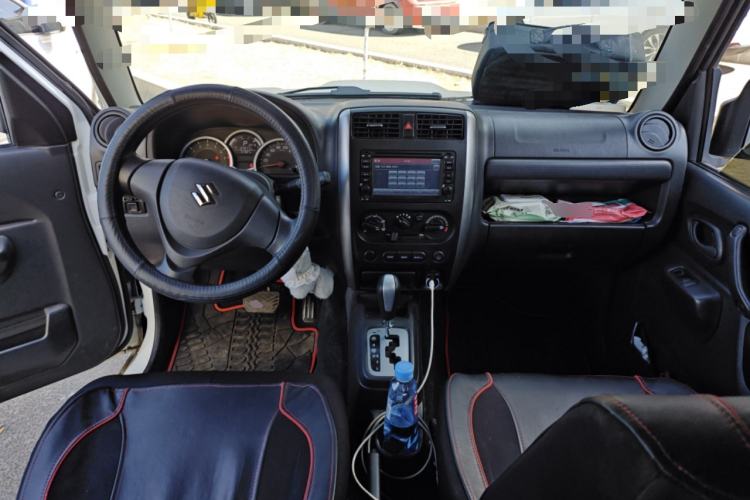 Used Suzuki Jimny 2015 1.3 AT JLX Center Console