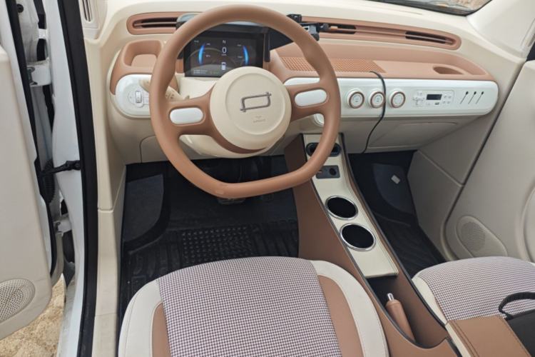 Used Bestune Pony 2026 Model 222km Cute Horse Plus Center Console