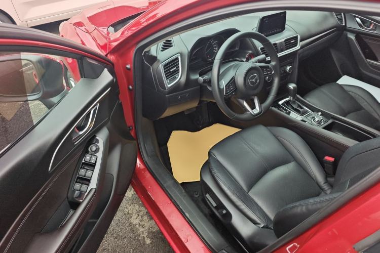 Used Mazda 3 Axela 2017 Sedan 2.0L Automatic Prestige Model China V Standard Driver Seat