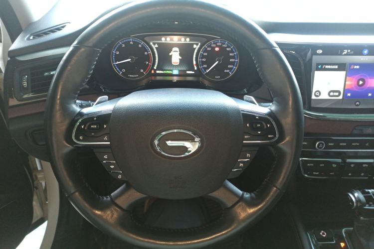 Used GAC Trumpchi GS8 2017 320T Two-Wheel Drive Luxury Smart Connectivity Version (7 Seats)
