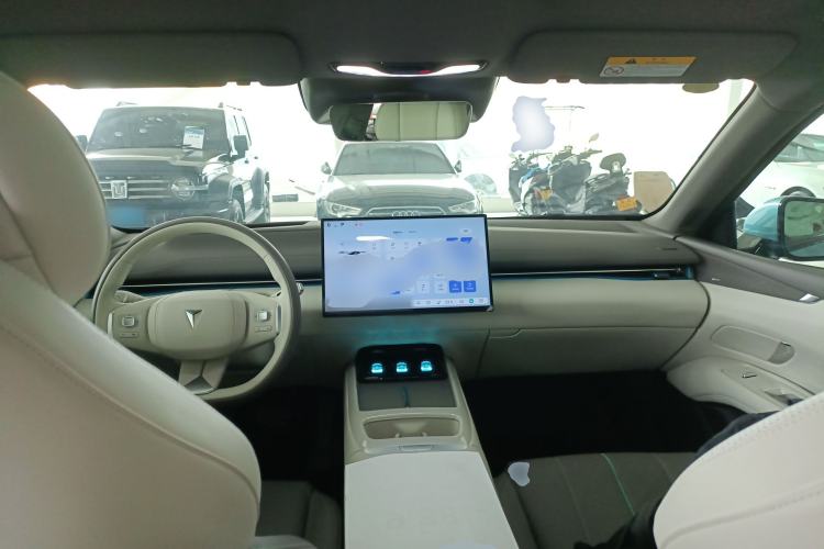 Used Deepal L07 2024 230Max Qiankun Intelligent Driving ADS SE Range-Extended Version Center Console