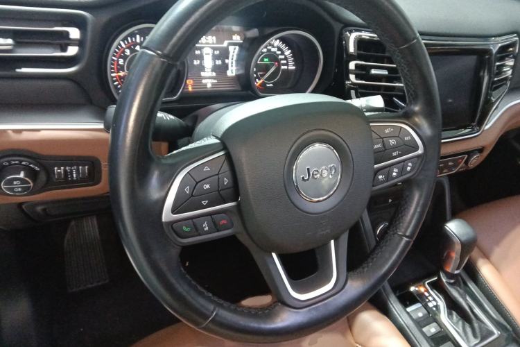 Used Jeep Grand Commander 2022 2.0T Four-Wheel Drive Luxury Edition
