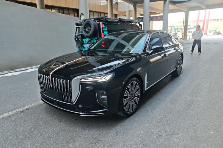 Used Hongqi H9 2025 Model Facelifted 2.0T Two-Wheel Drive Flag-Style Luxury Business Edition, 5 Seats