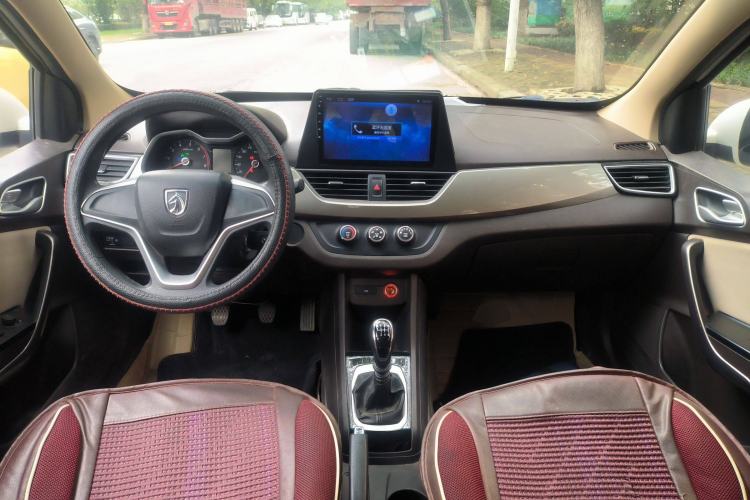 Used Baojun 310W 2017 1.5L Manual Comfort Version China VI Emission Standard