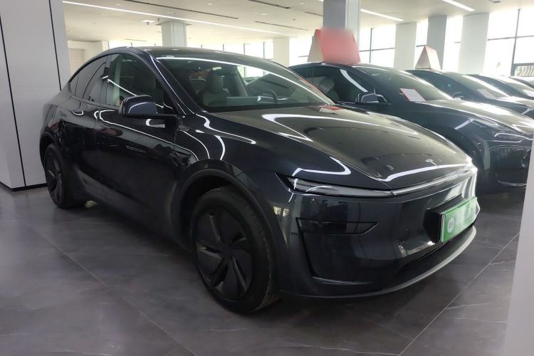 Used Tesla Model Y 2025 Rear-Wheel-Drive Version
