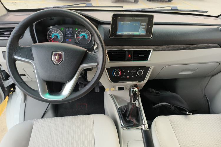 Used Jinbei New Hiace S 2023 1.5L Wealth Edition Van 2/5-Seater Non-Air-Conditioned Version SWC15M