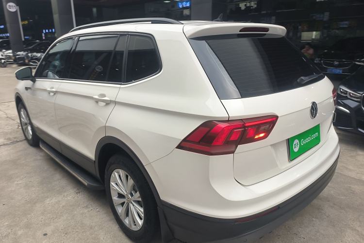 Used Volkswagen Tiguan L 2017 330TSI Automatic Two-Wheel Drive Luxury Edition Exterior 2