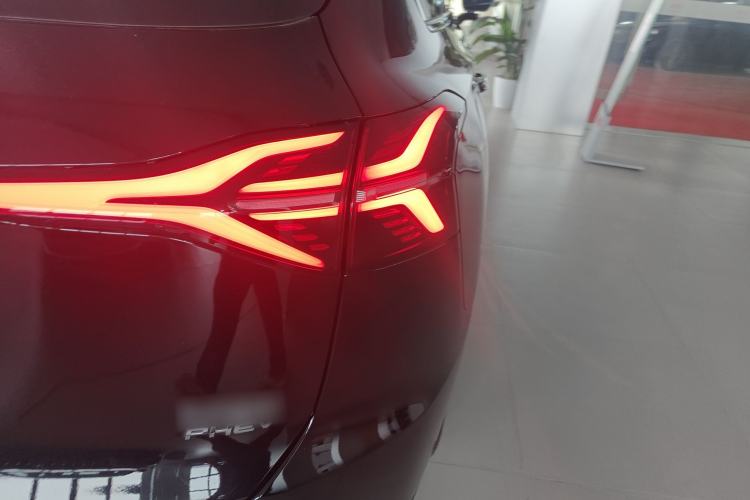 Used Hongqi HS6 PHEV 2026 240 Smart Hybrid Version Right Rear Taillight