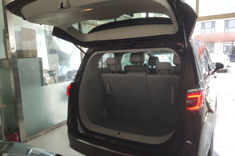 Used Buick GL8 2022 ES Landtrek 653T Comfort Edition