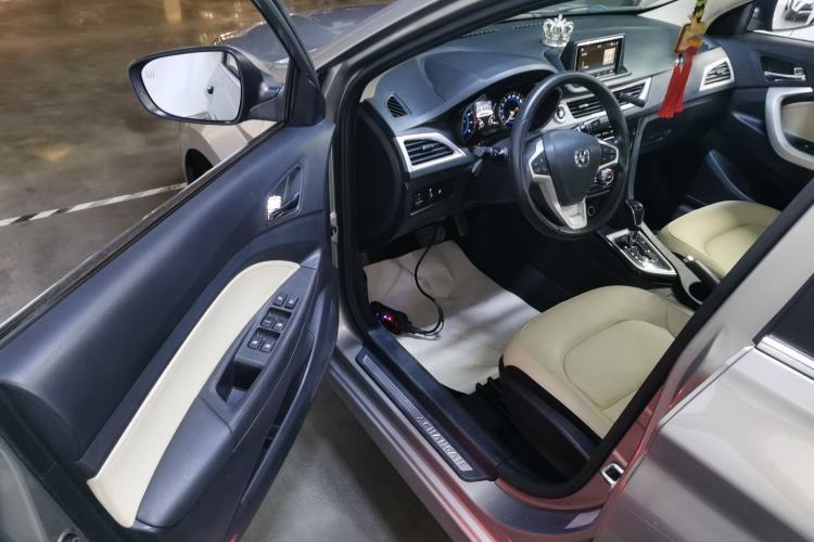 Used Changan Alsvin V7 2016 1.6L Automatic Enjoyment Model China V Standard
