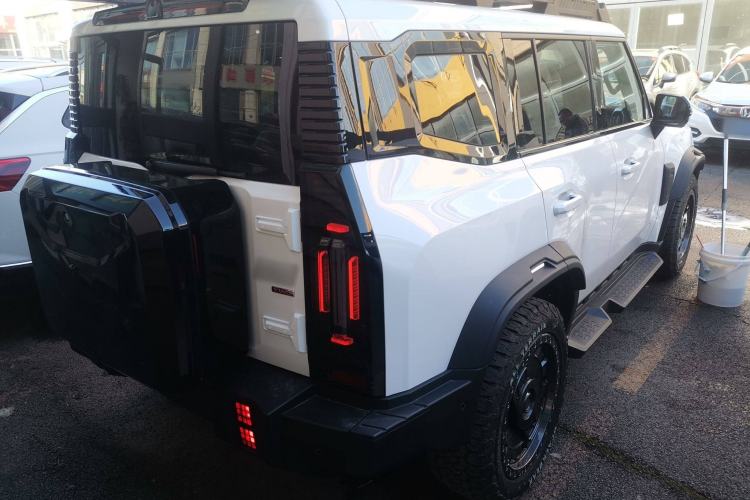 Used JETOUR Traveler 2024 2.0T All-Wheel-Drive Silver Dragon Wings