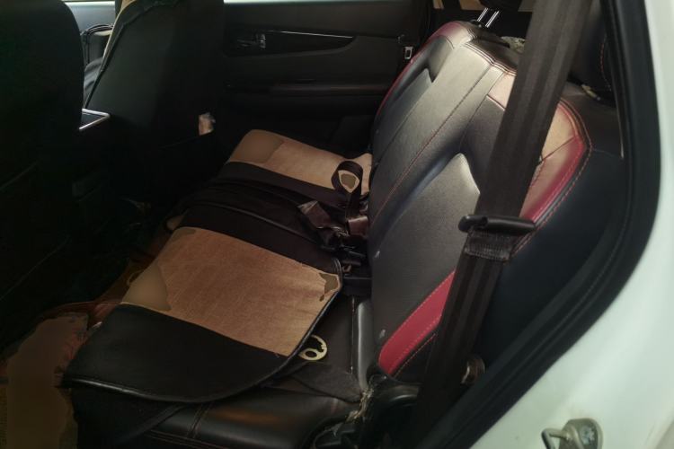 Used HYOSOW S3 2016 1.5L Manual Comfort Version China IV Emission Standard Left Rear Seat