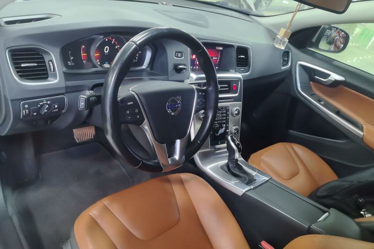 Used Volvo S60 2017 S60L T4 Smart Range Edition
