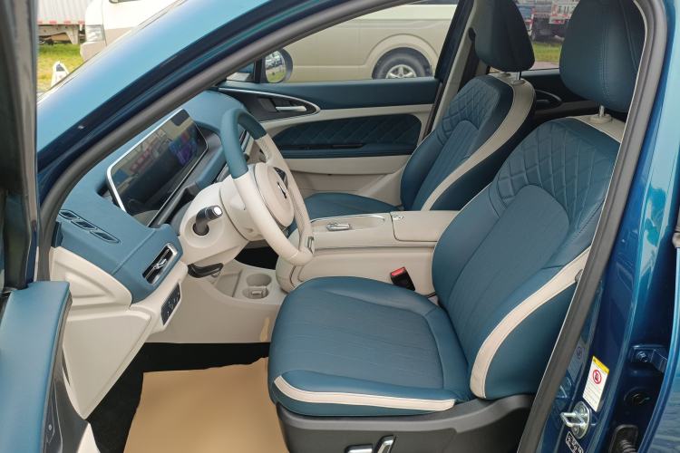 Used ORA Good Cat 2023 401 km Standard Range Luxury Version Lithium Iron Phosphate Left Front Seat