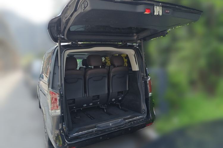 Used Mercedes-Benz V-Class 2024 V 300 Pilot Edition Trunk