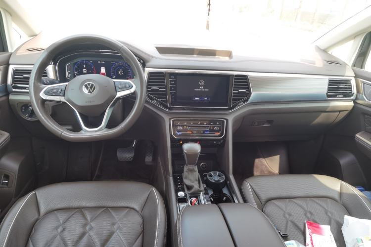 Used Volkswagen Viloran 2020 380TSI Prestige Edition Center Console