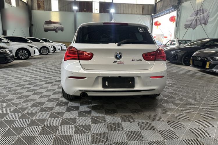 Used BMW 1 Series 2018 118i Sport Design Package Exterior 4