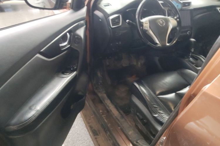 Used Nissan X-Trail 2014 2.5L CVT Luxury Edition 4WD Driver Seat