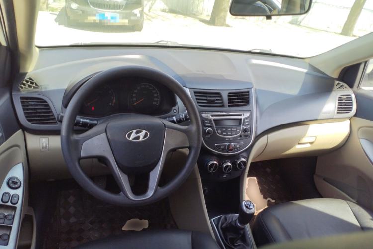 Used Hyundai Verna (older generation) 2014 1.4L Manual Smart GLS Trim Steering Wheel