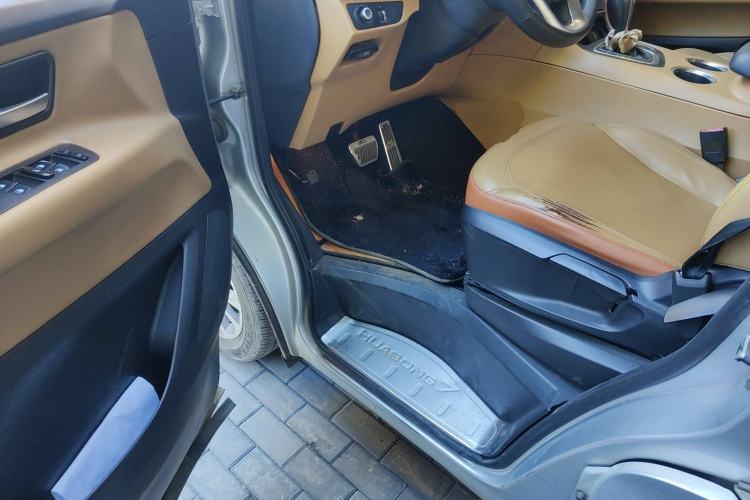 Used Huasong 7 2015 2.0T Automatic Luxury Model
