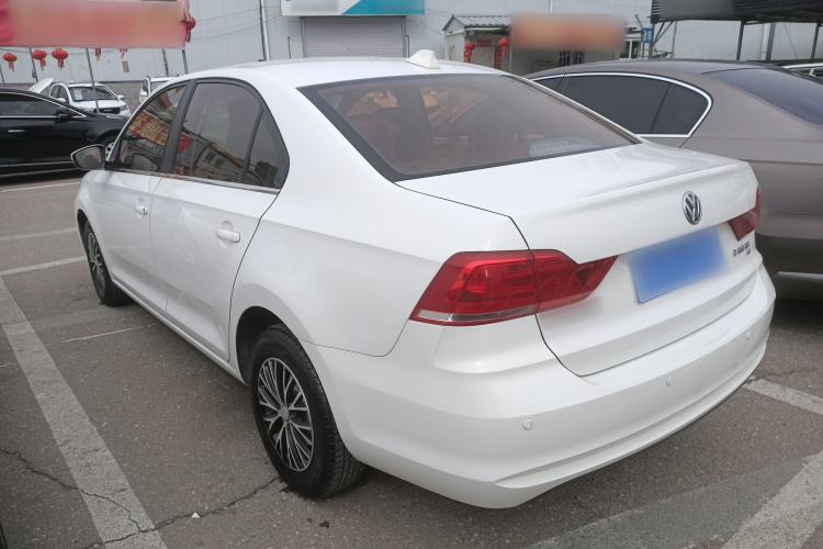 Used Volkswagen Santana 2016 1.6L Manual Fashion Edition Exterior 2