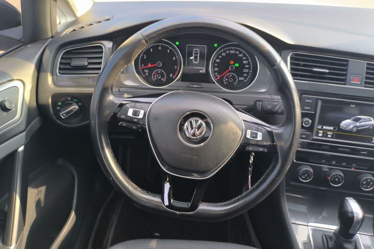 Used Volkswagen Golf 2018 230TSI Automatic Comfort Model Steering Wheel