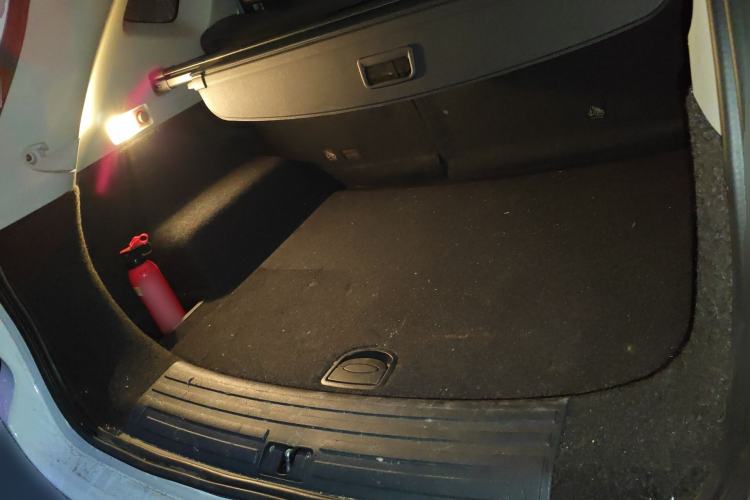 Used Roewe RX5 2016 30T Four-Wheel Drive Automatic Internet Smart Luxury Edition Trunk