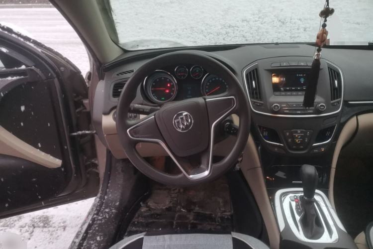 Used Buick Regal 2015 2.0L Leading Fashion Edition