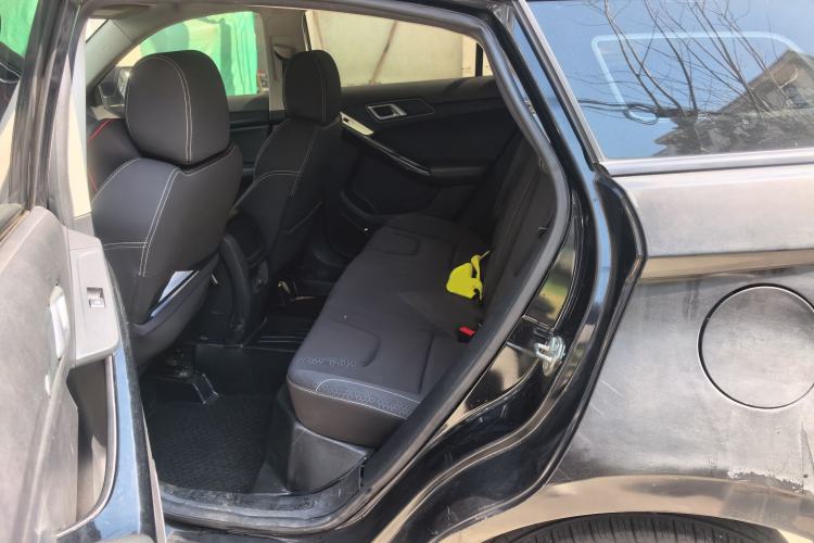 Used JMC Yusheng S330 2016 1.5L GTDi Manual Two-Wheel Drive Value Edition Left Rear Seat