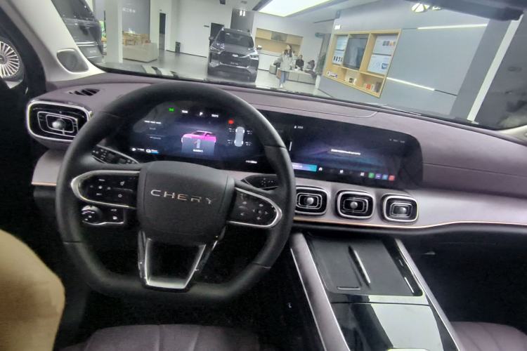 Used Chery Tiggo 9 C-DM 2025 1.5T 106KM Enjoy Edition 5 Seats Lithium Iron Phosphate Interior 1