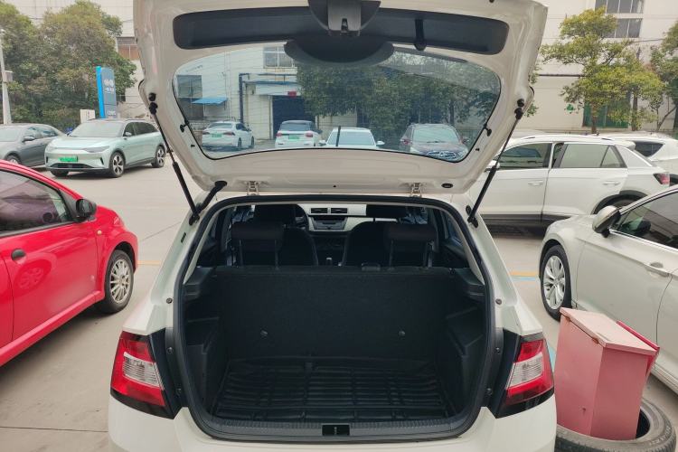 Used Skoda Fabia 2015 1.4L Automatic Front-Drive Model
