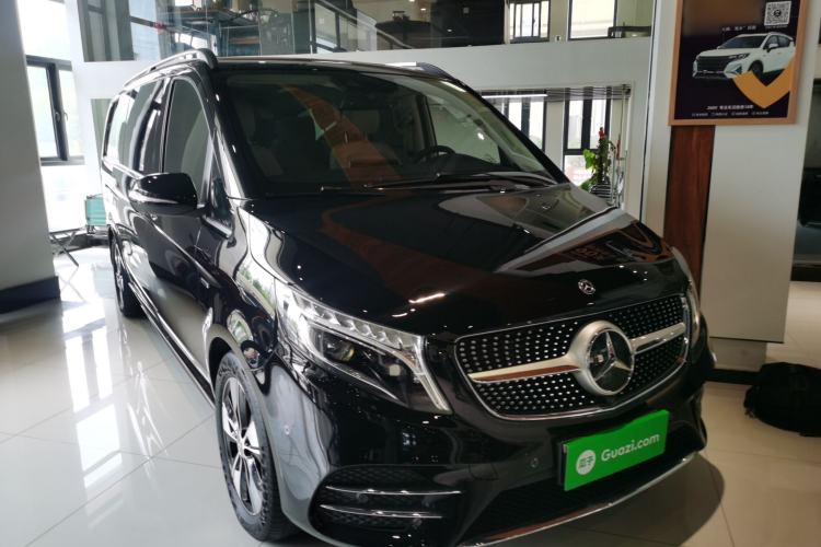 Used Mercedes-Benz V-Class 2020 V 260 L Long-wheelbase Luxury Edition Front Right 45 Deg