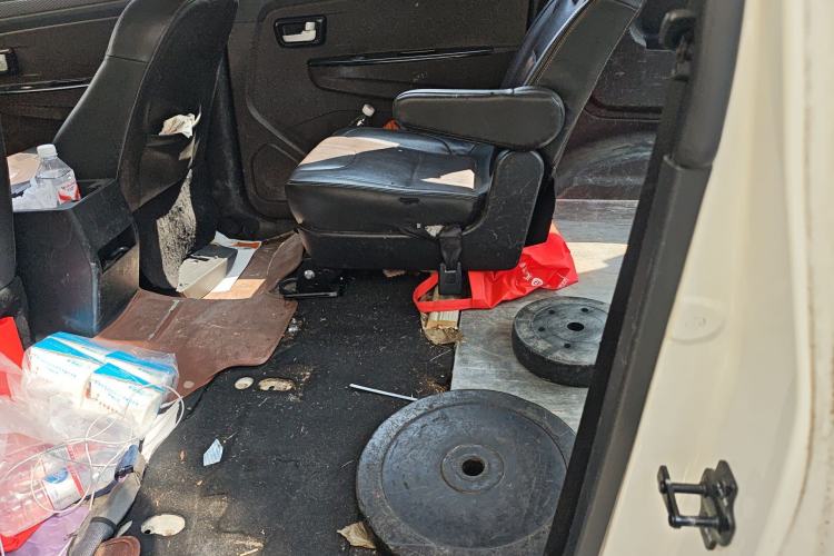 Used Dongfeng Fengon 330 2018 1.5L 330S Comfort Edition China V Standard DK15 Left Rear Seat