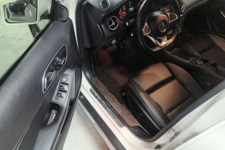 Used Mercedes-Benz GLA 2019 GLA 200 Dynamic Edition Driver Seat