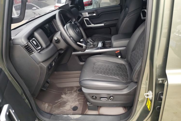 Used 212 T01 2024 2.0T Explorer Left Front Seat