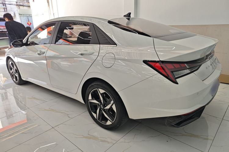 Used Hyundai Elantra 2021 1.5L CVT LUX Prestige Edition Rear Left 45 Deg