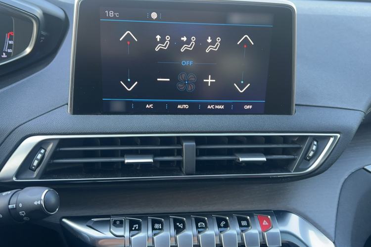 Used Peugeot 5008 2017 380THP 7-Seater Luxury GT Edition Audio And AC Panel