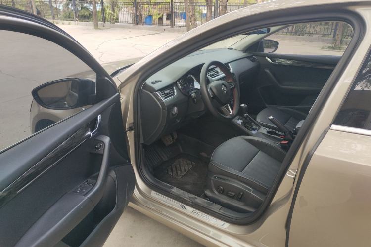 Used Skoda Octavia 2018 TSI280 DSG Flagship Edition Driver Seat