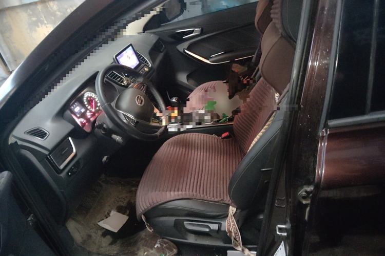 Used FAW Senya R9 2018 1.2T Manual Luxury Smart Edition
