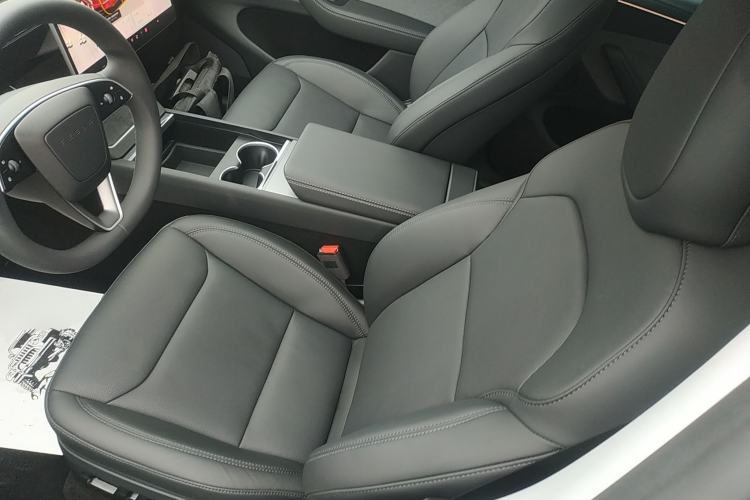 Used Tesla Model Y 2025 Rear-Wheel-Drive Version