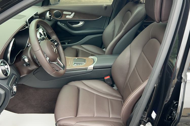 Used Mercedes-Benz GLC 2022 Refreshed GLC 300 L 4MATIC Dynamic Edition Prestige Version Left Front Seat