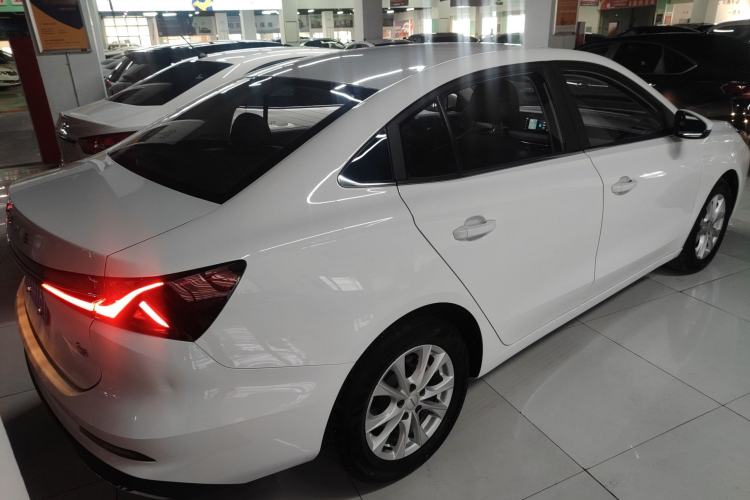 Used Roewe i5 2023 1.5L CVT Luxury Edition Rear Right 45 Deg