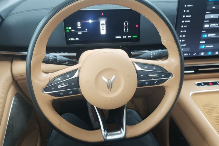 Used VOYAH Dream 2025 EV Four-Wheel Drive Flagship Kunpeng Edition