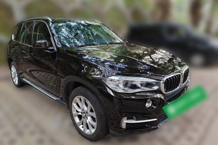 Used BMW X5 2013 xDrive35i Leading Model Front Right 45 Deg
