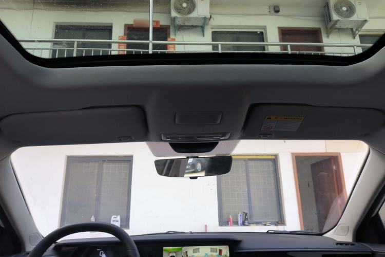 Used Roewe i5 2026 Model 1.5L CVT Luxury Version
