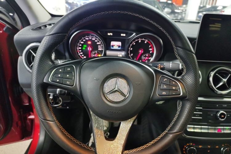 Used Mercedes-Benz GLA 2017 GLA 220 4MATIC Fashion Model

