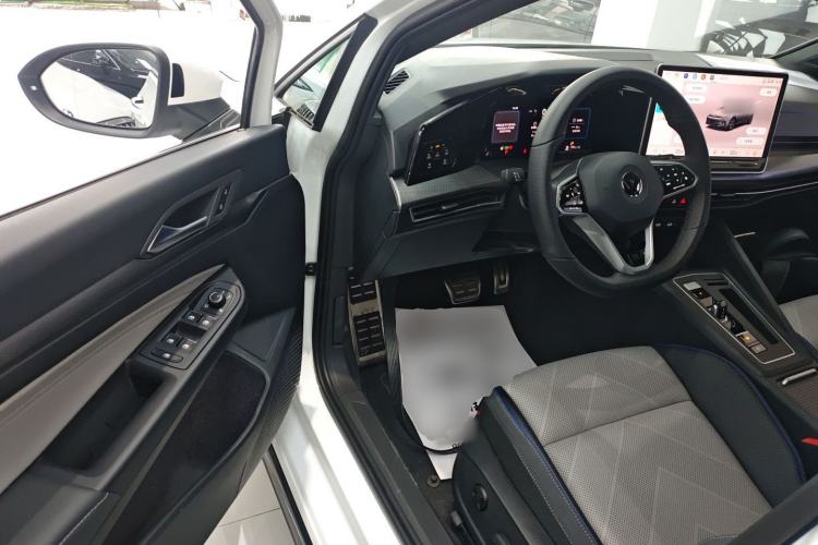 Used Volkswagen Golf 2025 300TSI R-Line