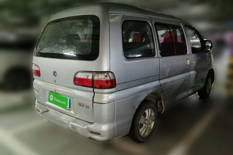 Used FORTHING Lingzhi 2015 V3 1.5L 7-seat Standard Model
