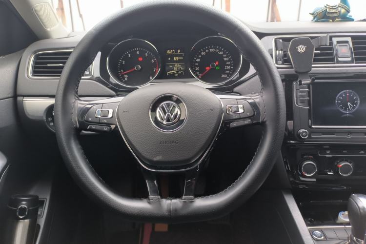 Used Volkswagen Sagitar 2018 1.6L Automatic Comfort Model Steering Wheel