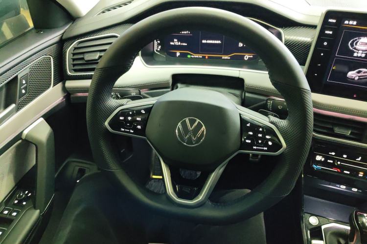 Used Volkswagen Tayron X 2023 330TSI Two-Wheel-Drive Prestige High-Energy Version Steering Wheel
